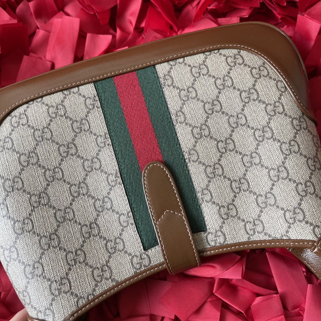 G*u*i jackie small shoulder bag 10.8"w x 7.5"h x 1.6"d