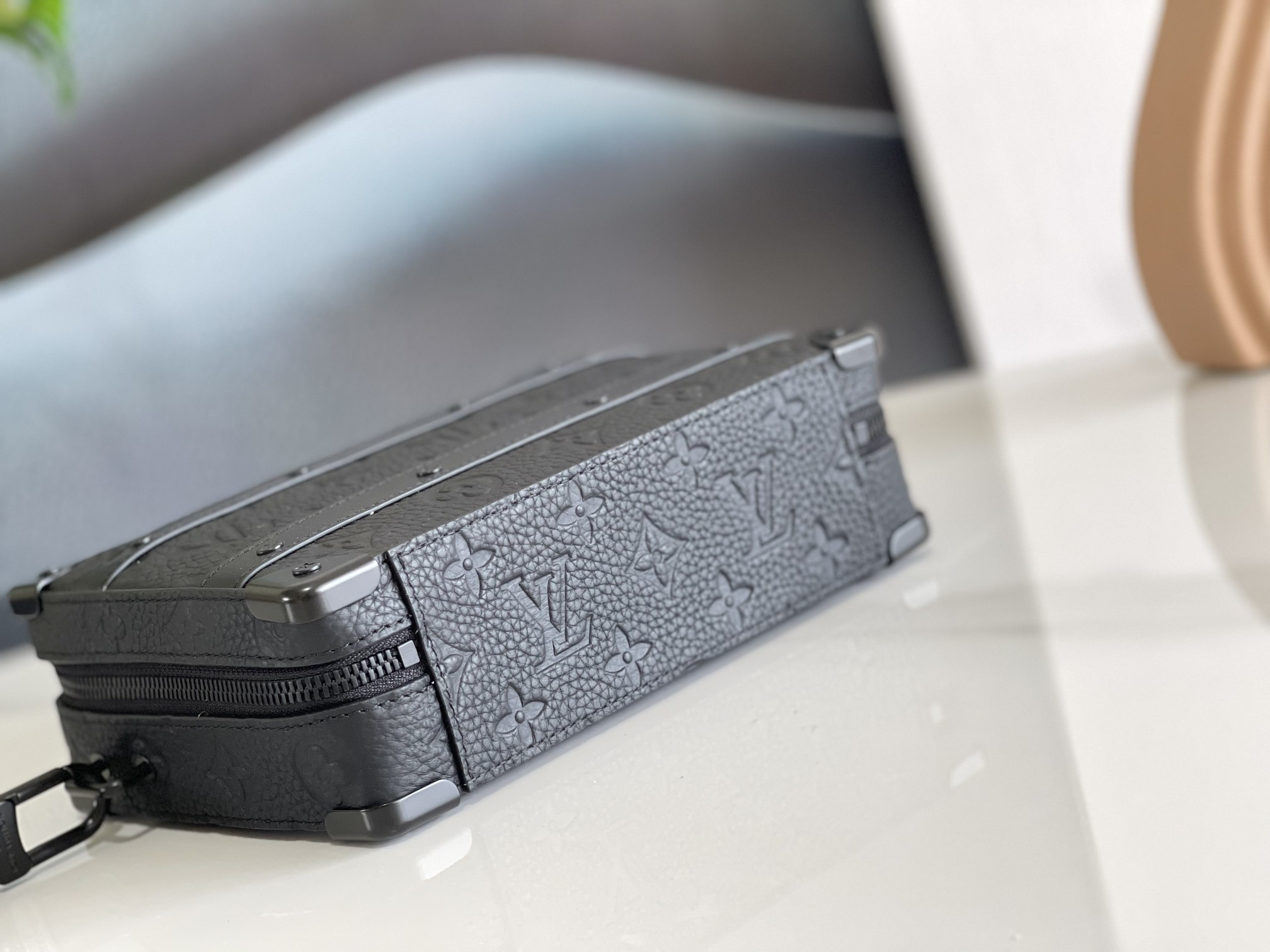 LV M59163 Outdoor Messenger 10.2 x 7.9 x 4.1 inches