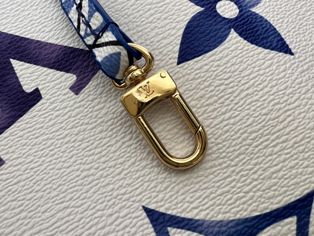 LV M22979  Neverfull MM 12.6 x 11.4 x 6.7 inches Without Box