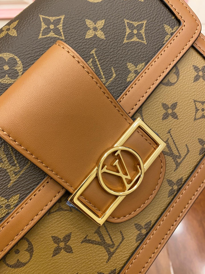 LV DAUPHINE MM M44391 9.8 x 6.7 x 4.1 inches