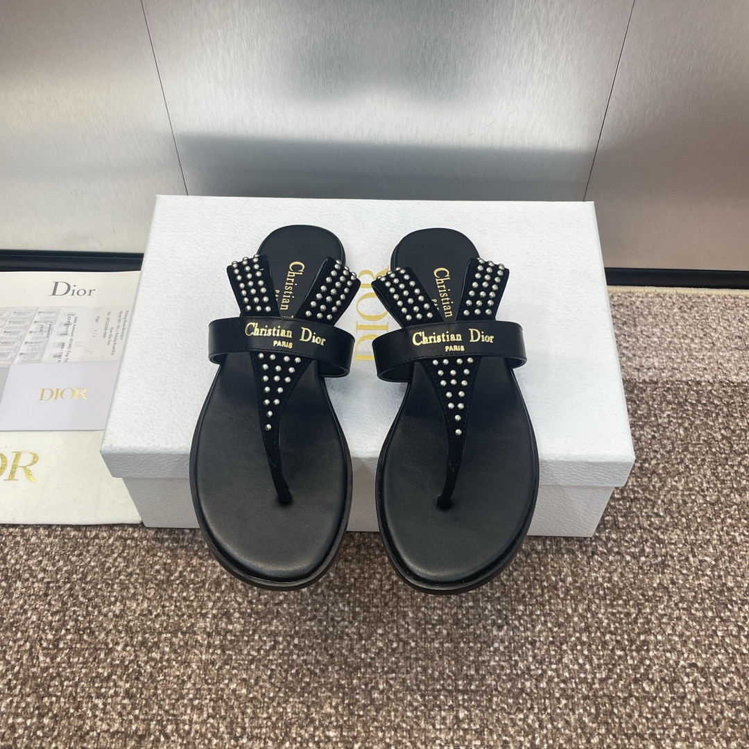 ua D*or slide 24ss