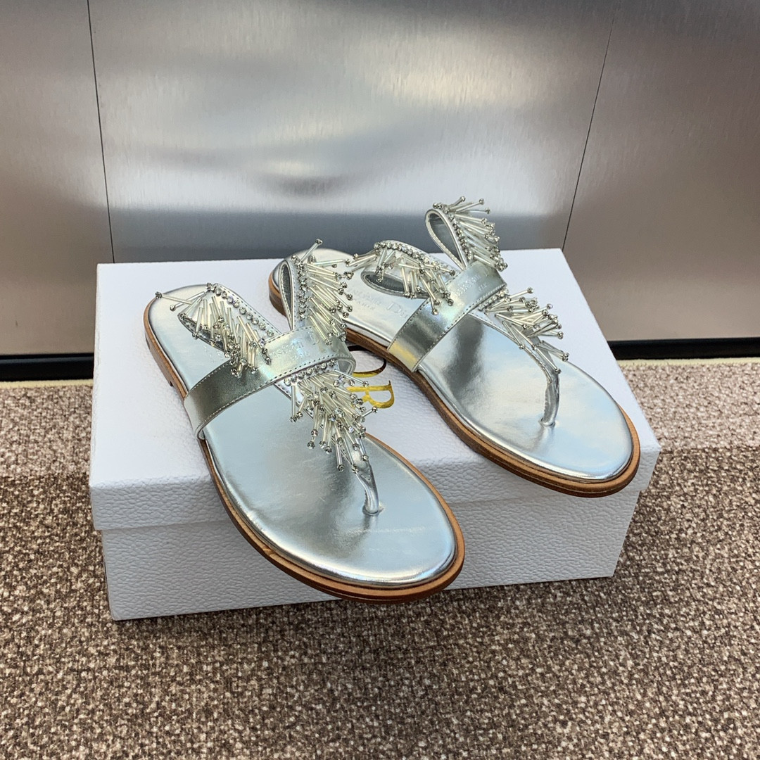ua D*or slide 24ss