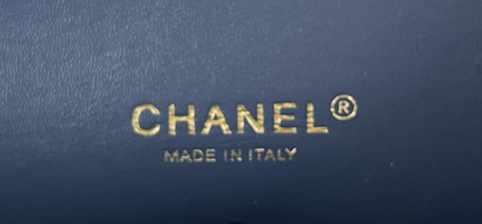 Ch*el classic 11.12 handbag tweed & gold-tone metal   6 × 9.9 × 2.5 in
