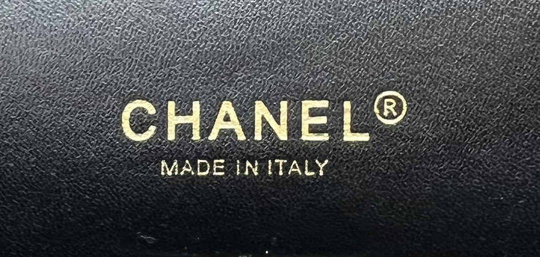 Ch*el classic 11.12 handbag tweed & gold-tone metal   6 × 9.9 × 2.5 in