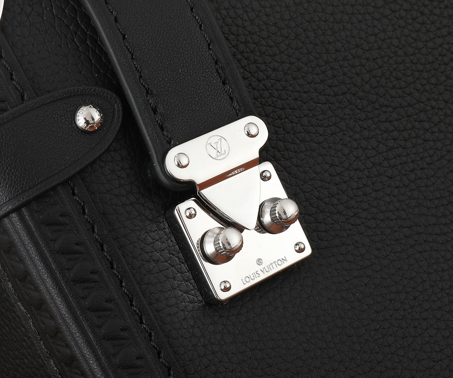 LV Side Trunk MM M25160  8.3 x 5.5 x 2.4 inches