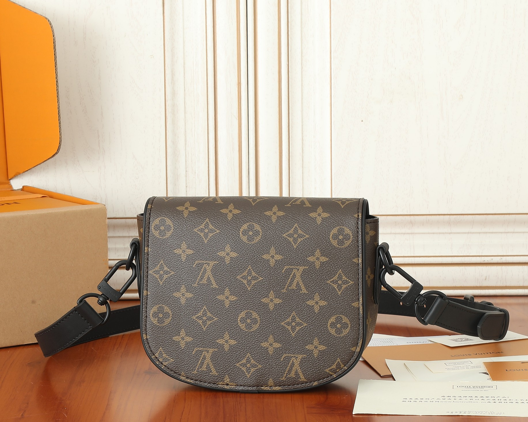LV Montsouris Messenger PM​ M47060  7.9 x 6.7 x 2.8 inches