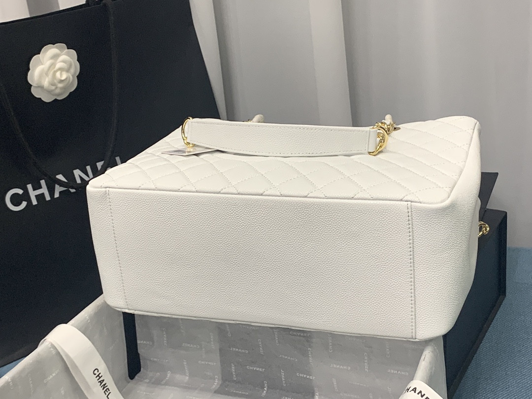 Ch*el gst caviar leather hardware 24x33x13cm