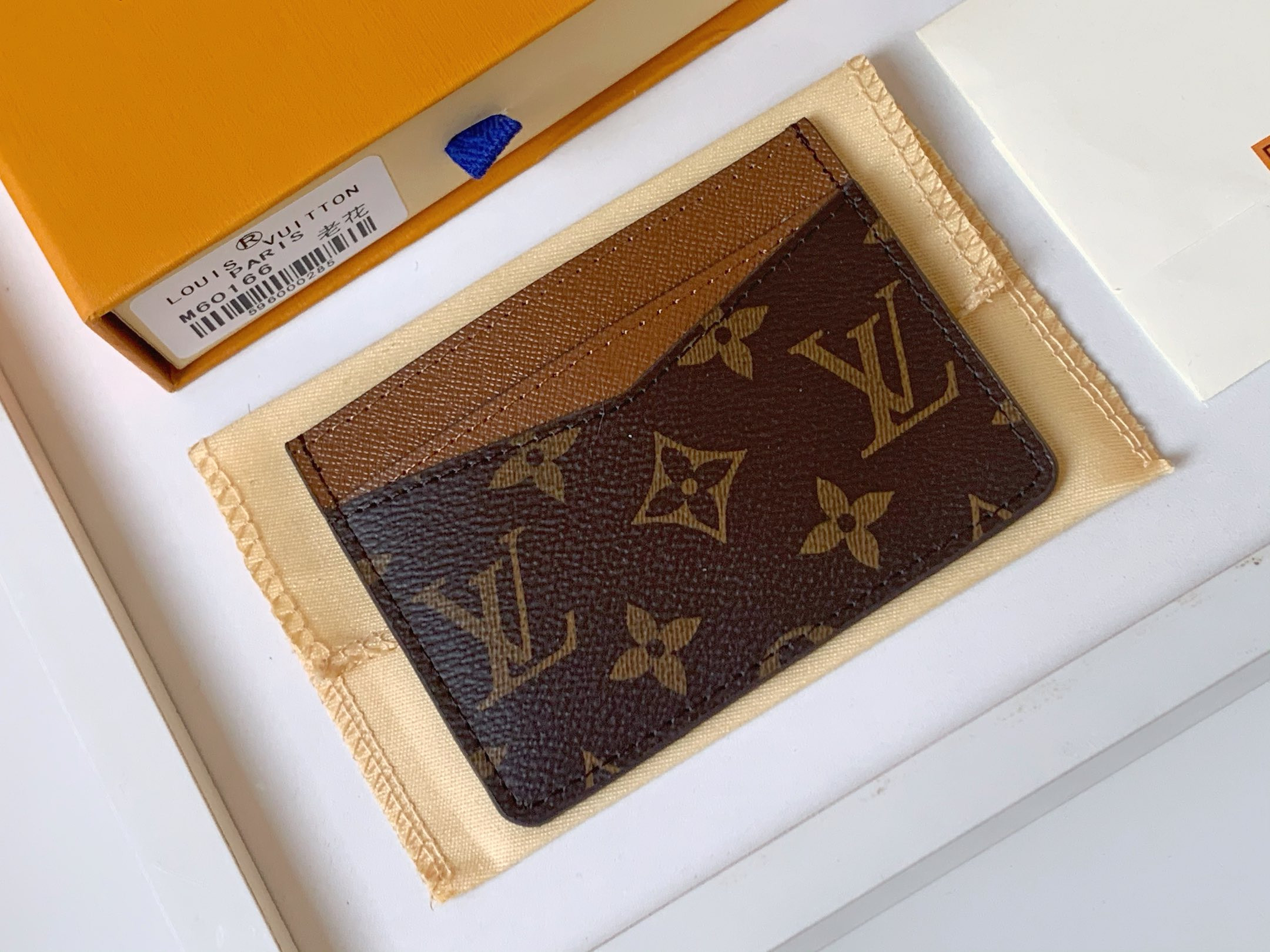 l0*is V*t0n lv card holder  8x11cm