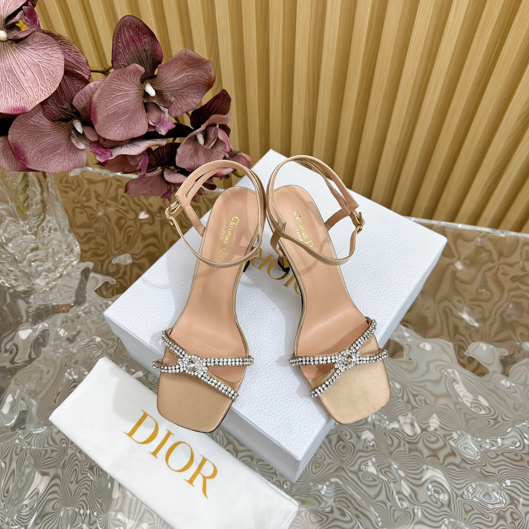 ua D*or slingback pump