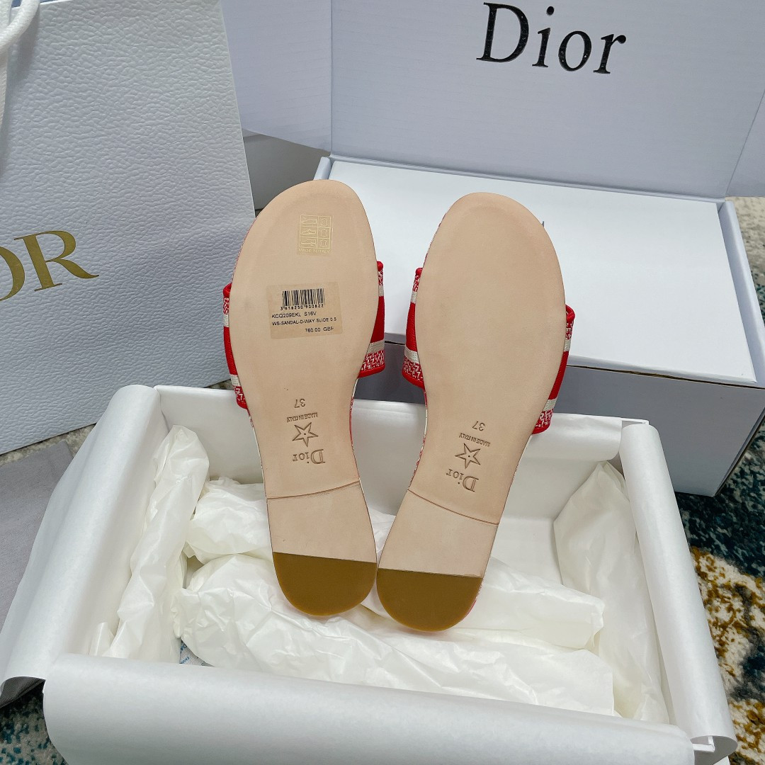 ua D*or dway slide