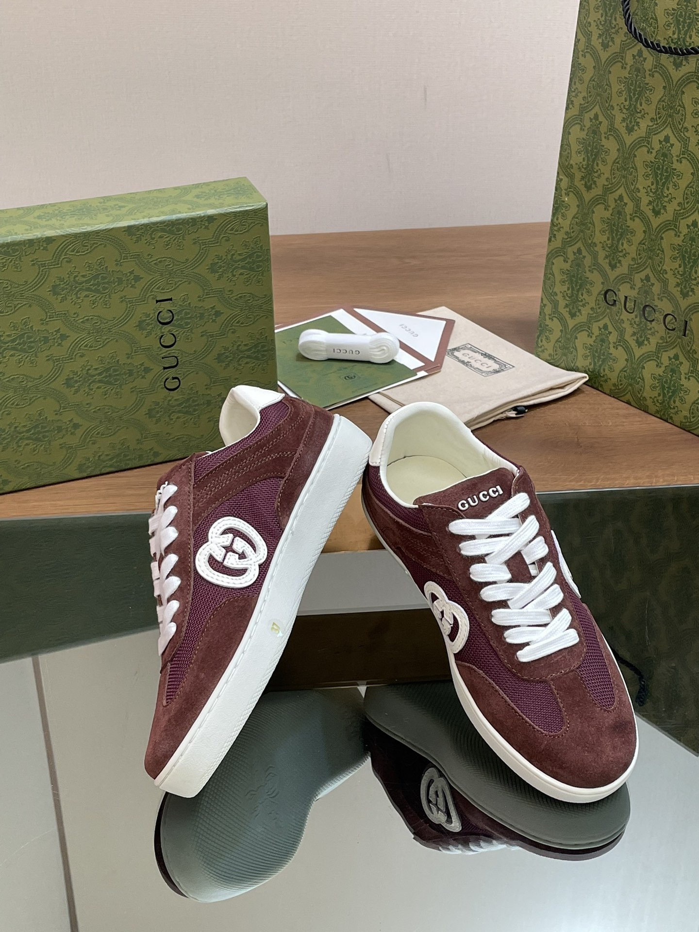 ua G*u*i interlocking g sneaker red