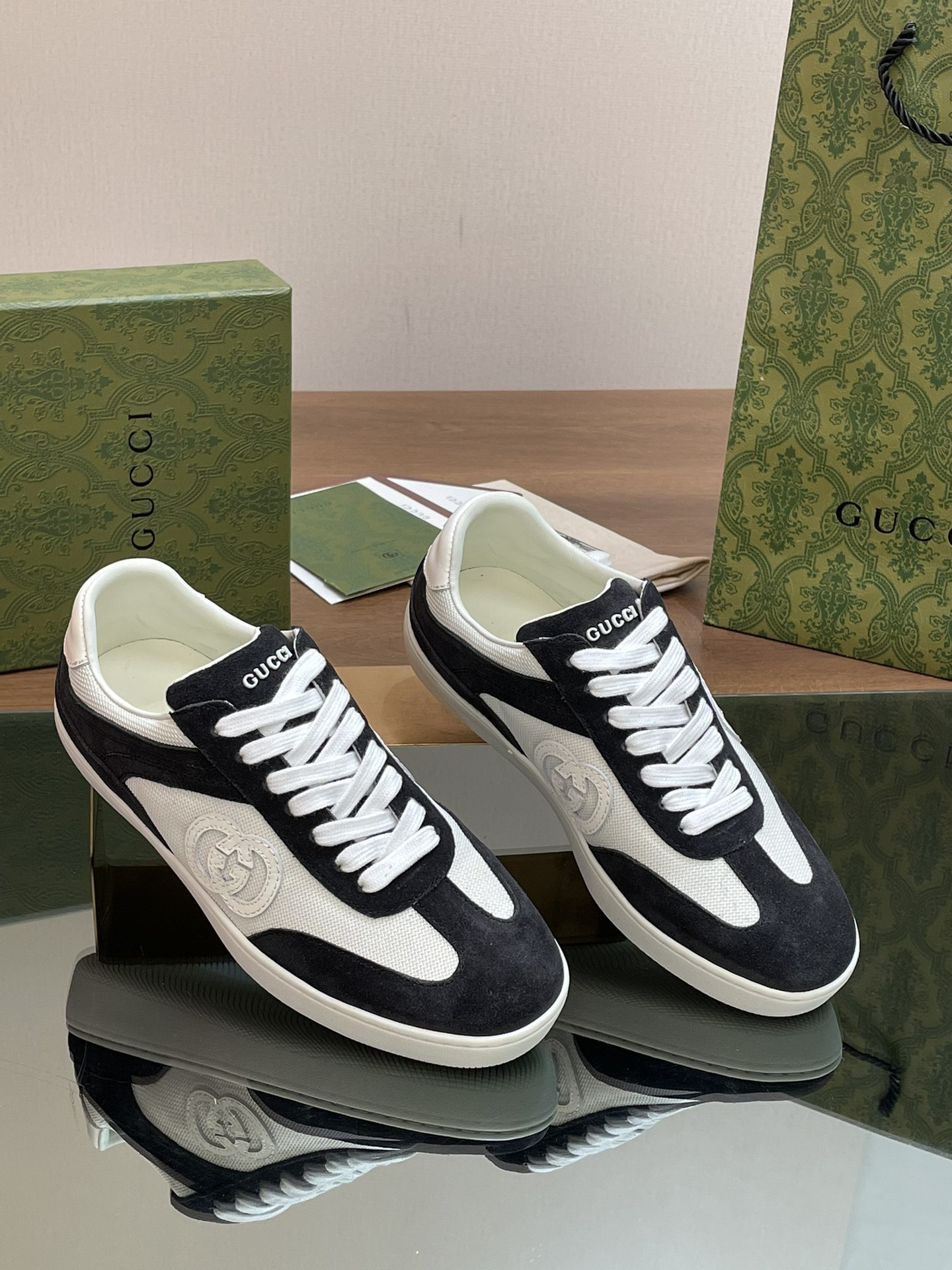 ua G*u*i interlocking g sneaker black and white