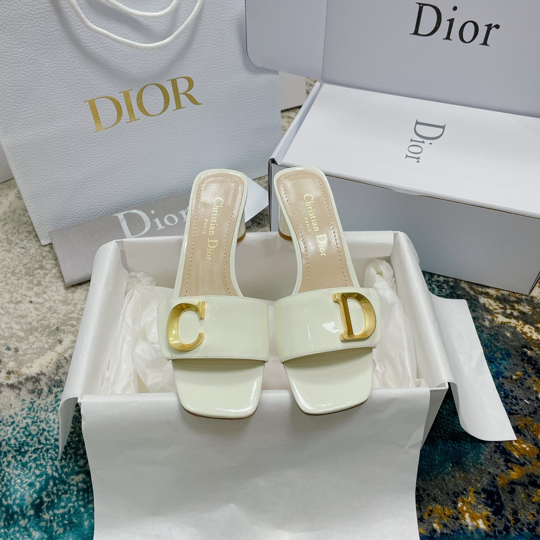 ua D*or or c'est D*or heeled slide