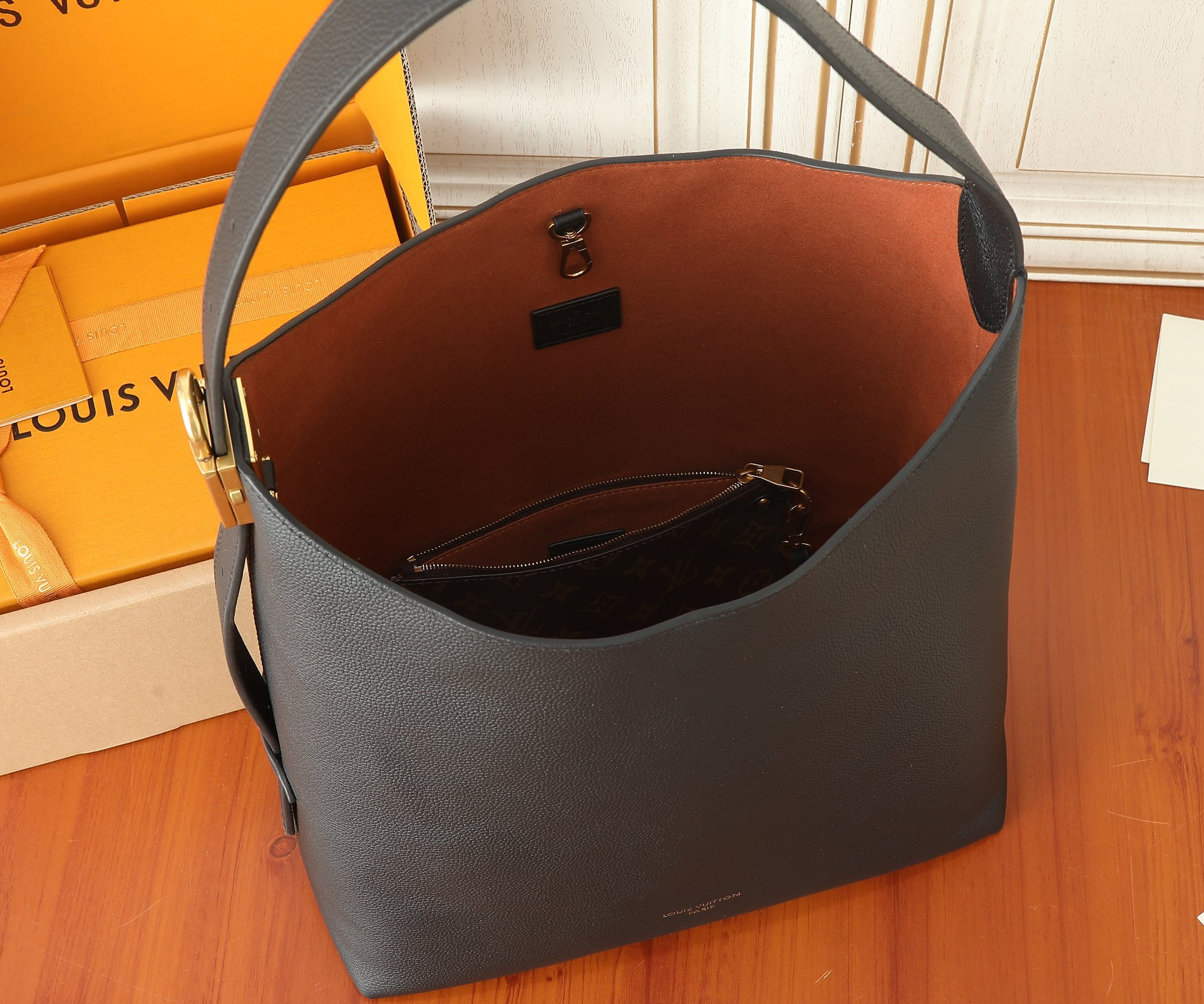 LV Low Key Hobo MM M24856 12.2 x 13.8 x 7.1 in