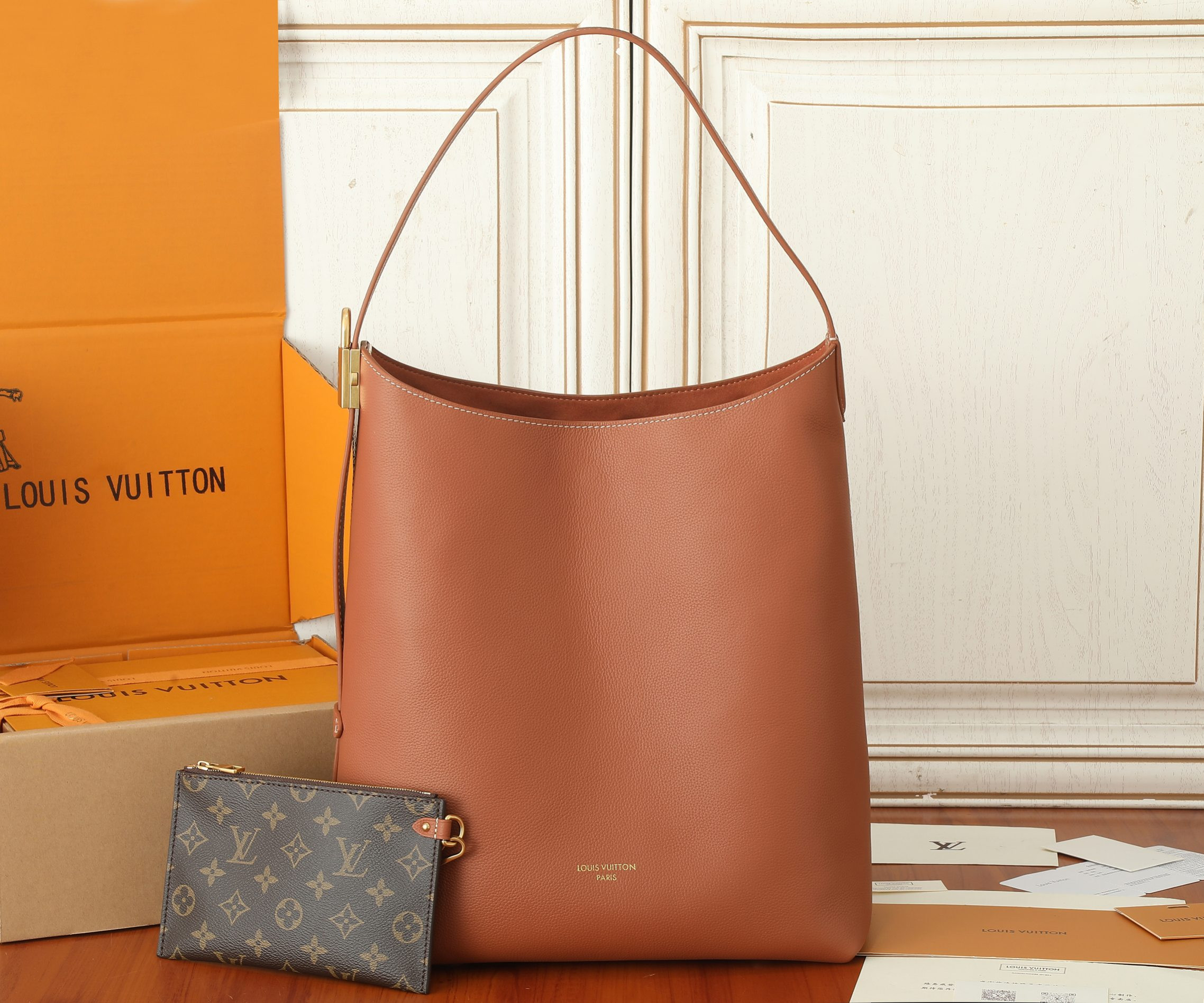 LV Low Key Hobo MM M25354 12.2 x 13.8 x 7.1 in