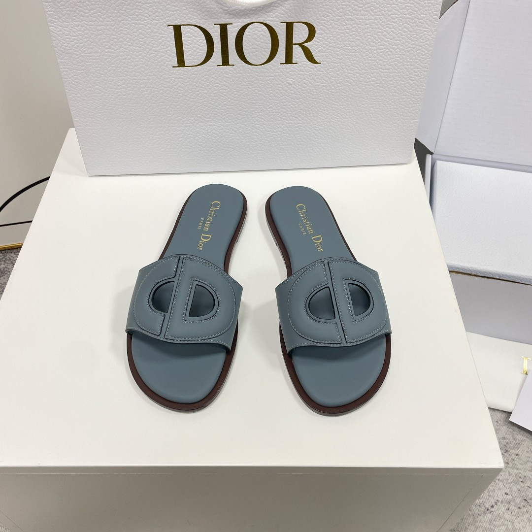 ua D*or d-club slide