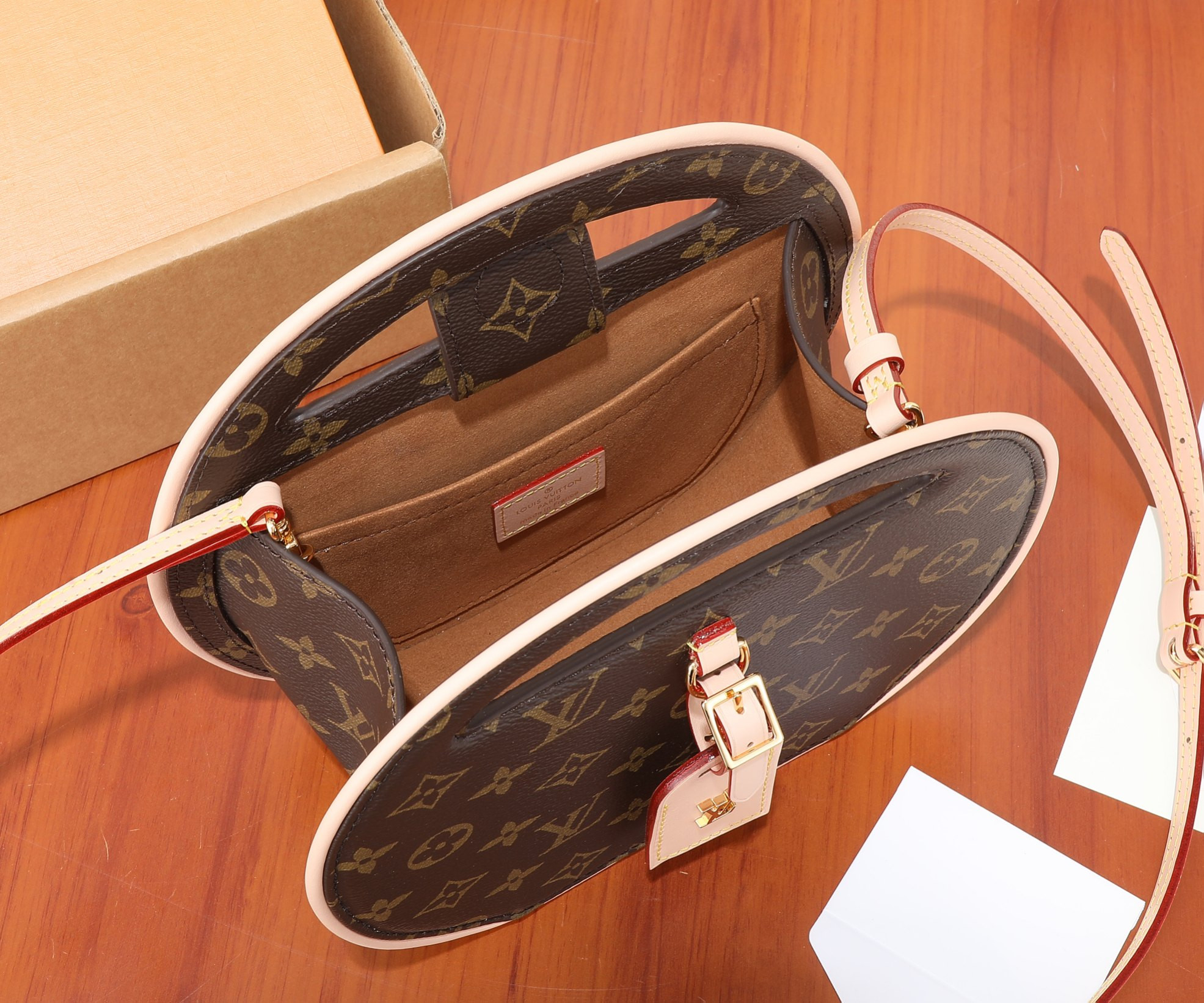 LV Around Me PM M47117  8.9 x 8.3 x 2.8 inches