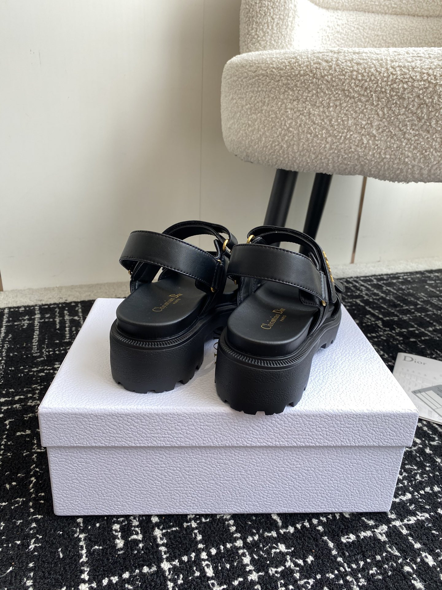 ua D*oract platform sandal black
