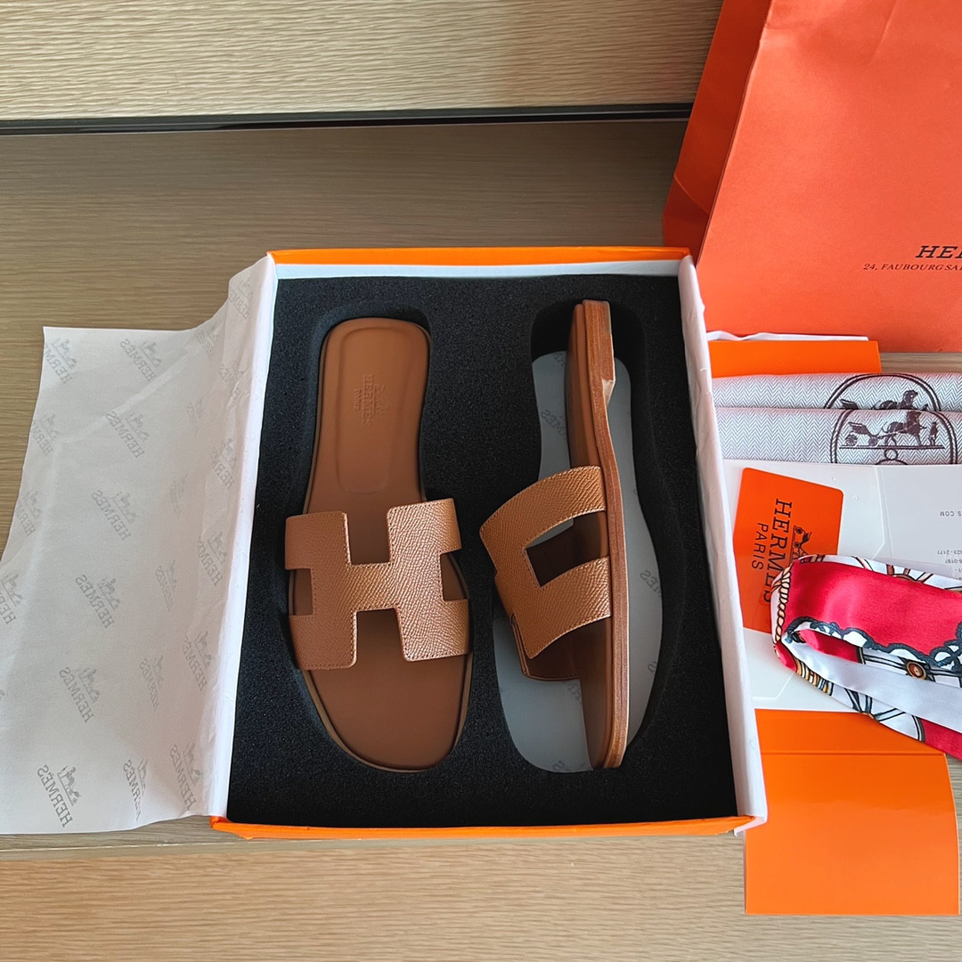 ua H**me5 oran sandal
