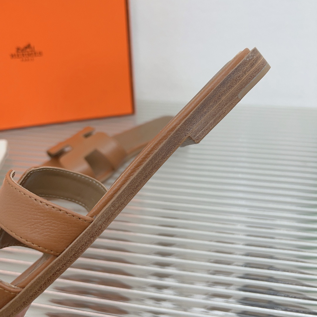 ua H**me5 oran sandal