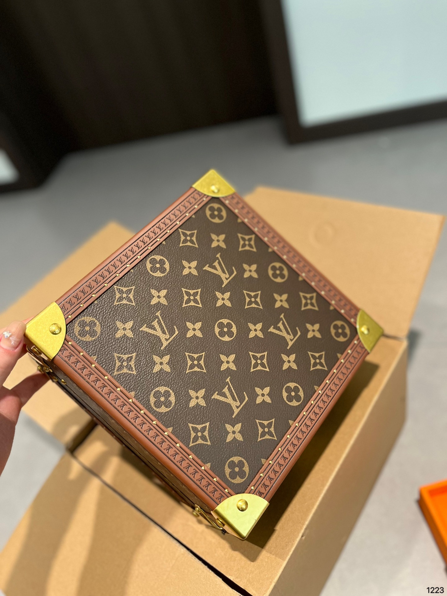 LV M13513 Jewelry Box Orange 9.4 x 4.9 x 9.4 inches
