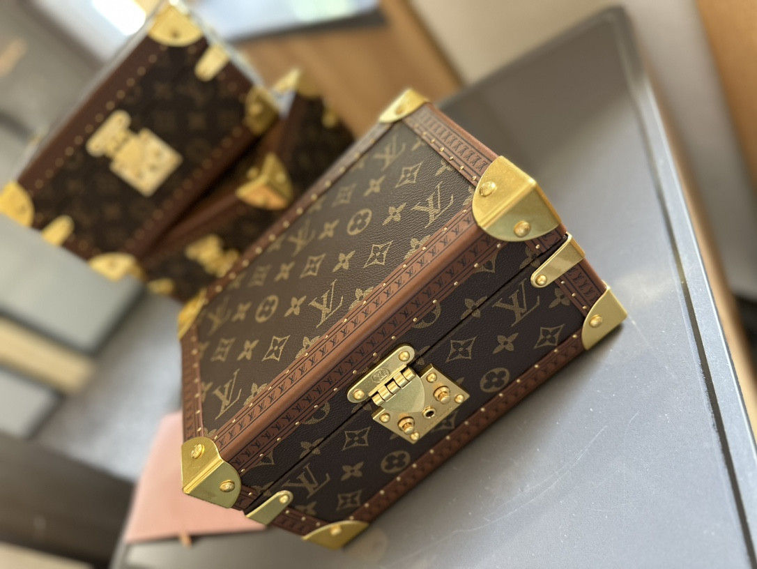 LV M13513 Jewelry Box rose ballerine 9.4 x 4.9 x 9.4 inches