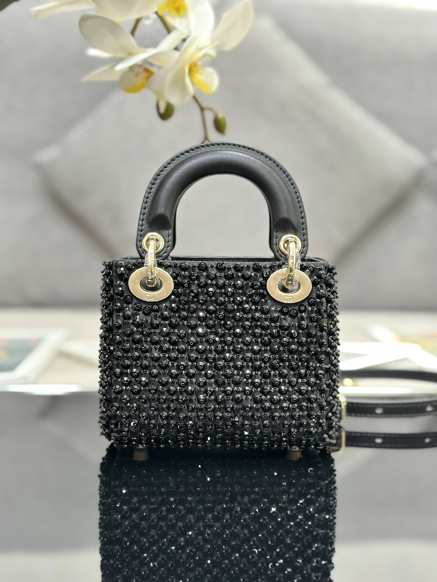 lady D*or ultra-mini embroidered micro-beads 12 x 10.2 x 5 cm