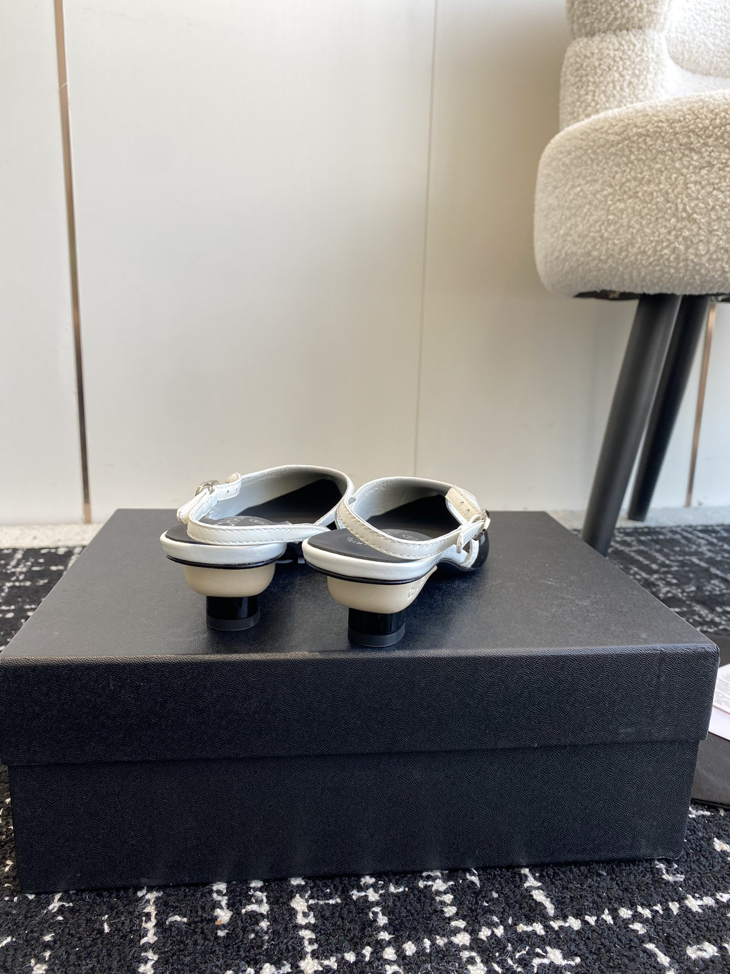 ua Ch*el slingbacks