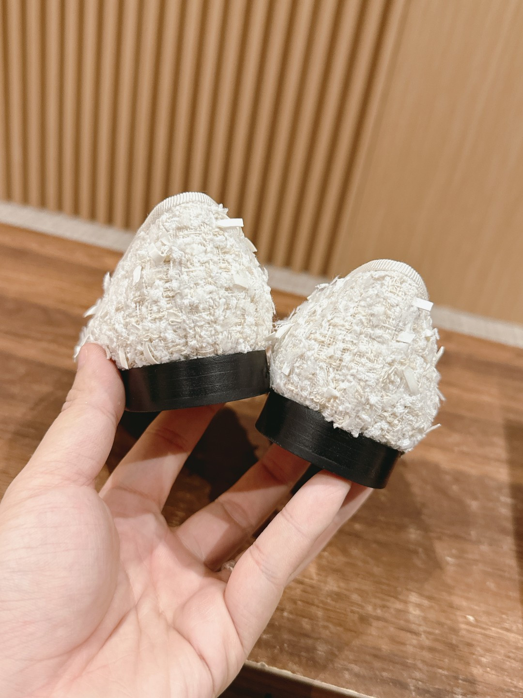 ua Ch*el ballet flats