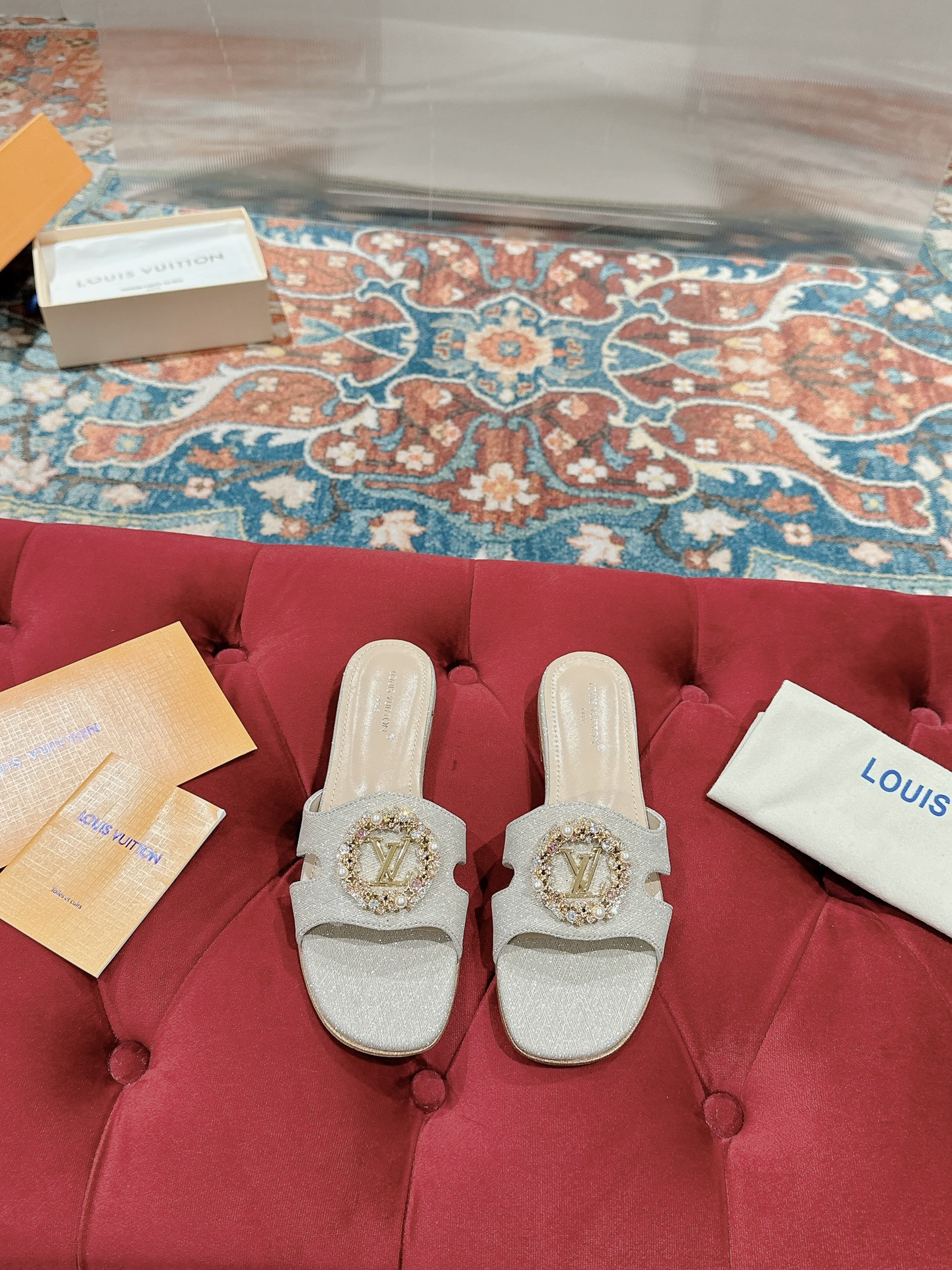 UA LV Flat Mule
