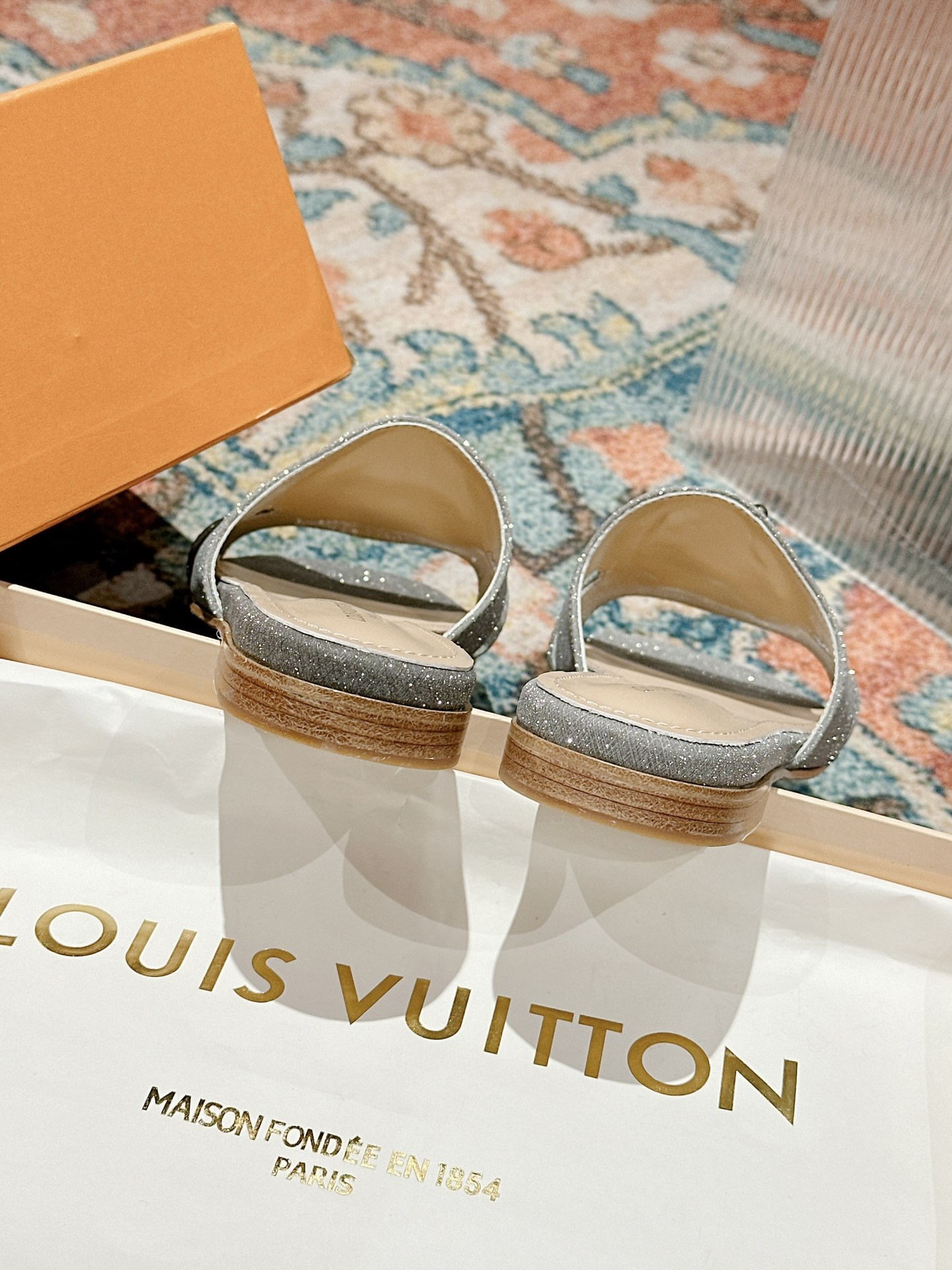 UA LV Flat Mule