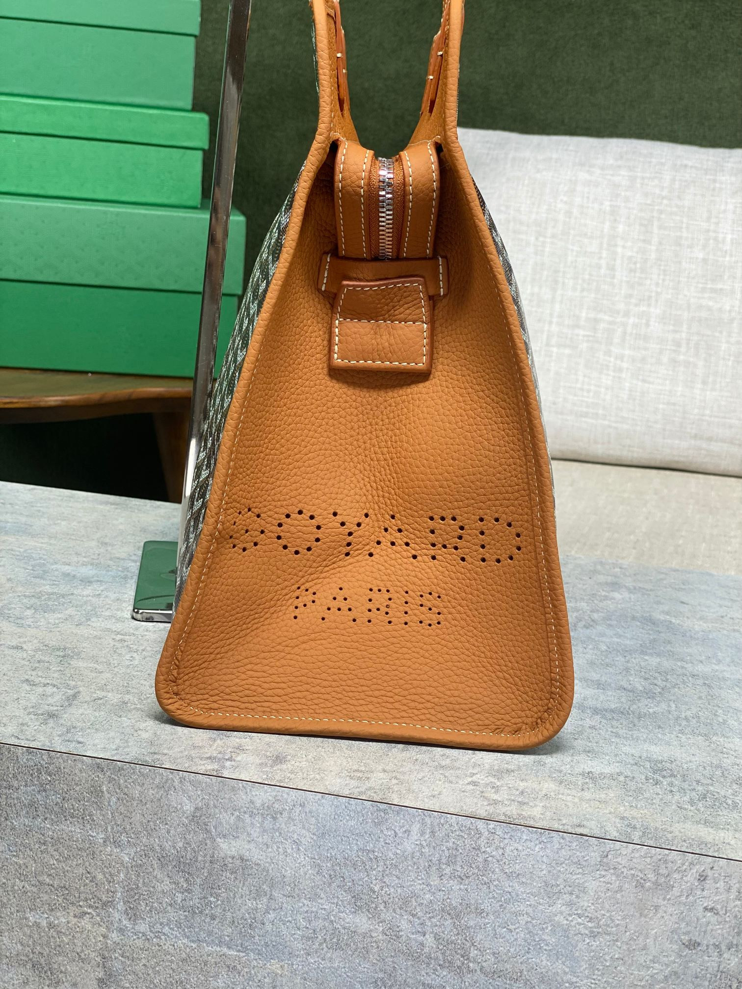 Go*ard chic du chien 41x30x16.5cm