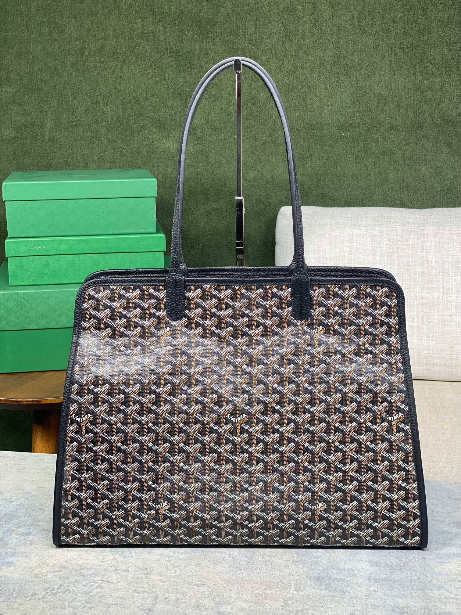Go*ard chic du chien 41x30x16.5cm