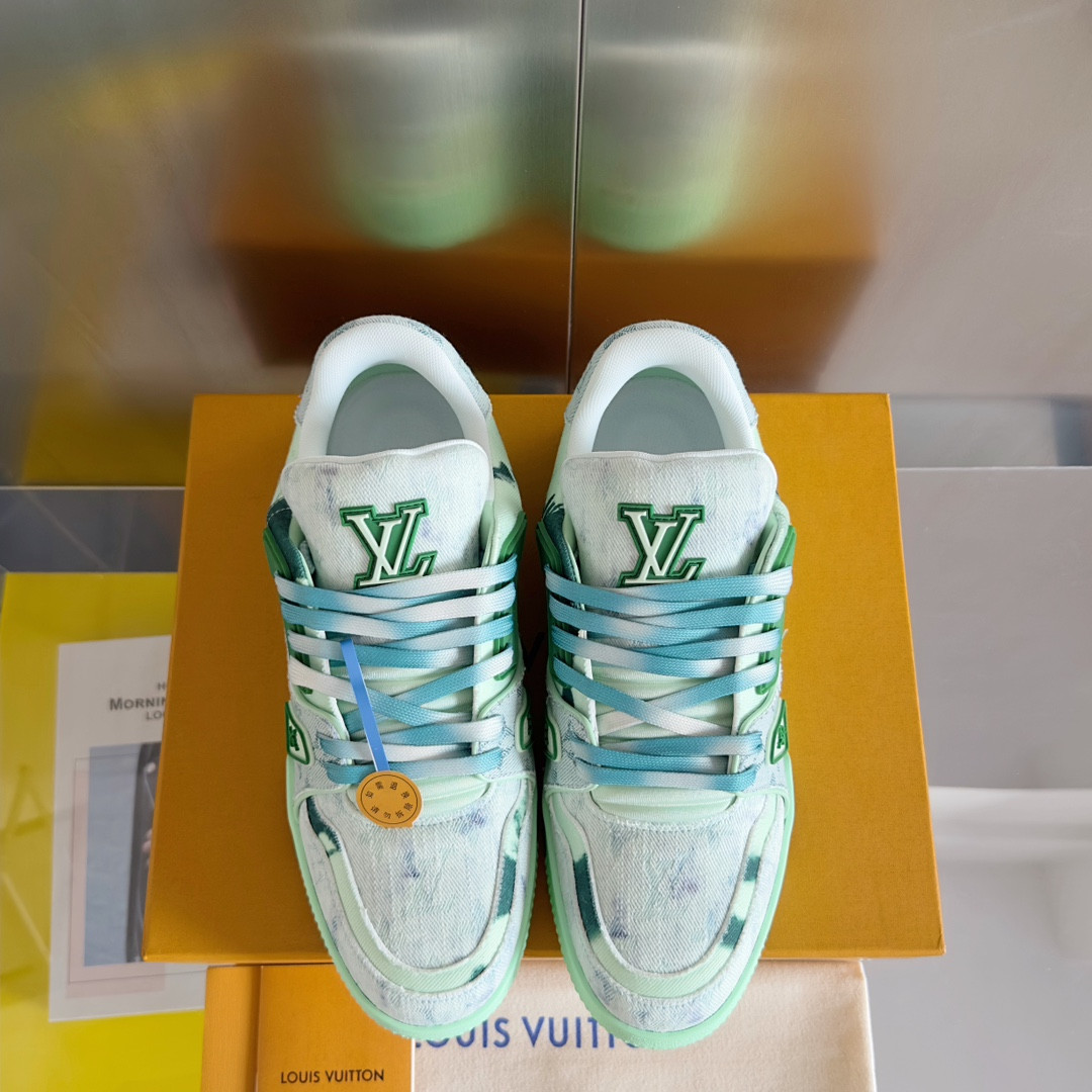 UA LV Trainer Sneaker
