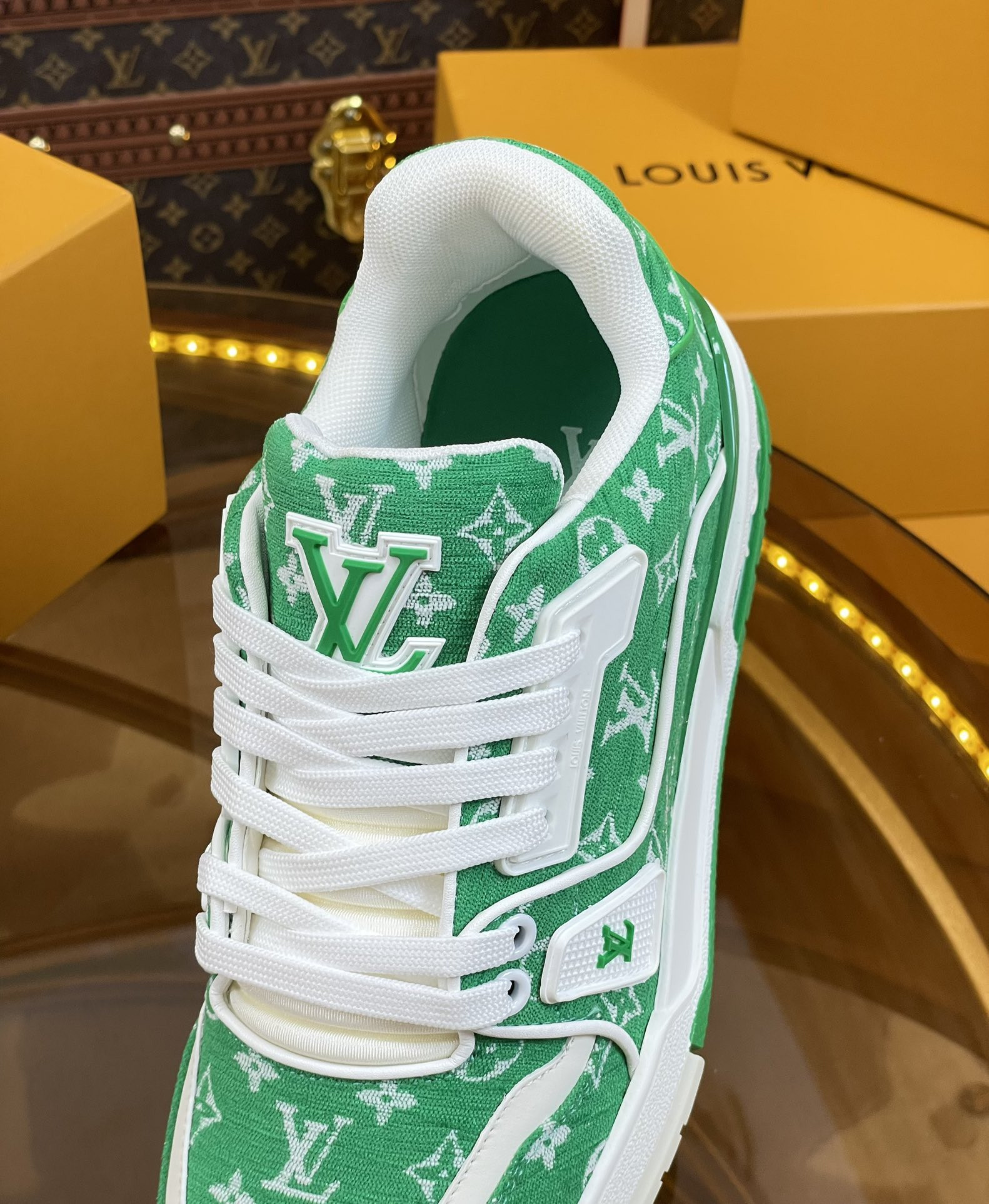 UA LV Trainer Sneaker