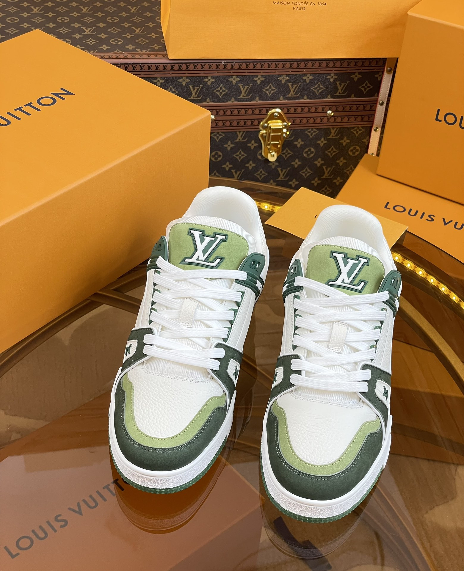 UA LV Trainer Sneaker