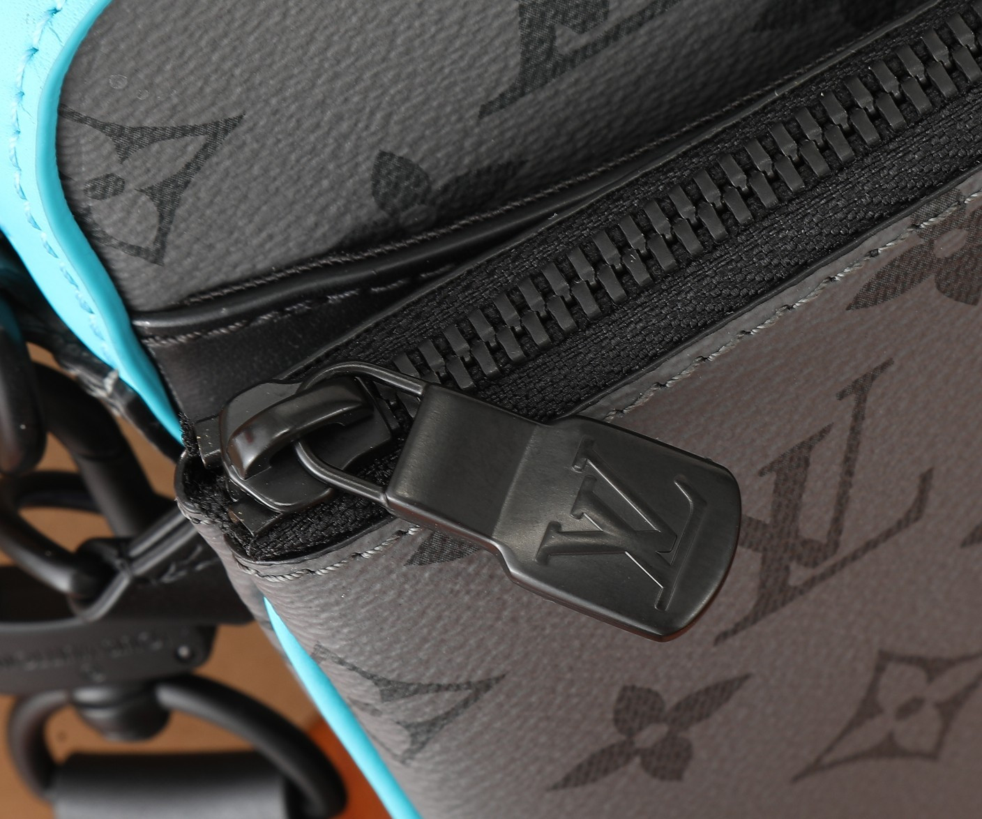 LV Trio Messenger M11648 25x18.5x7CM