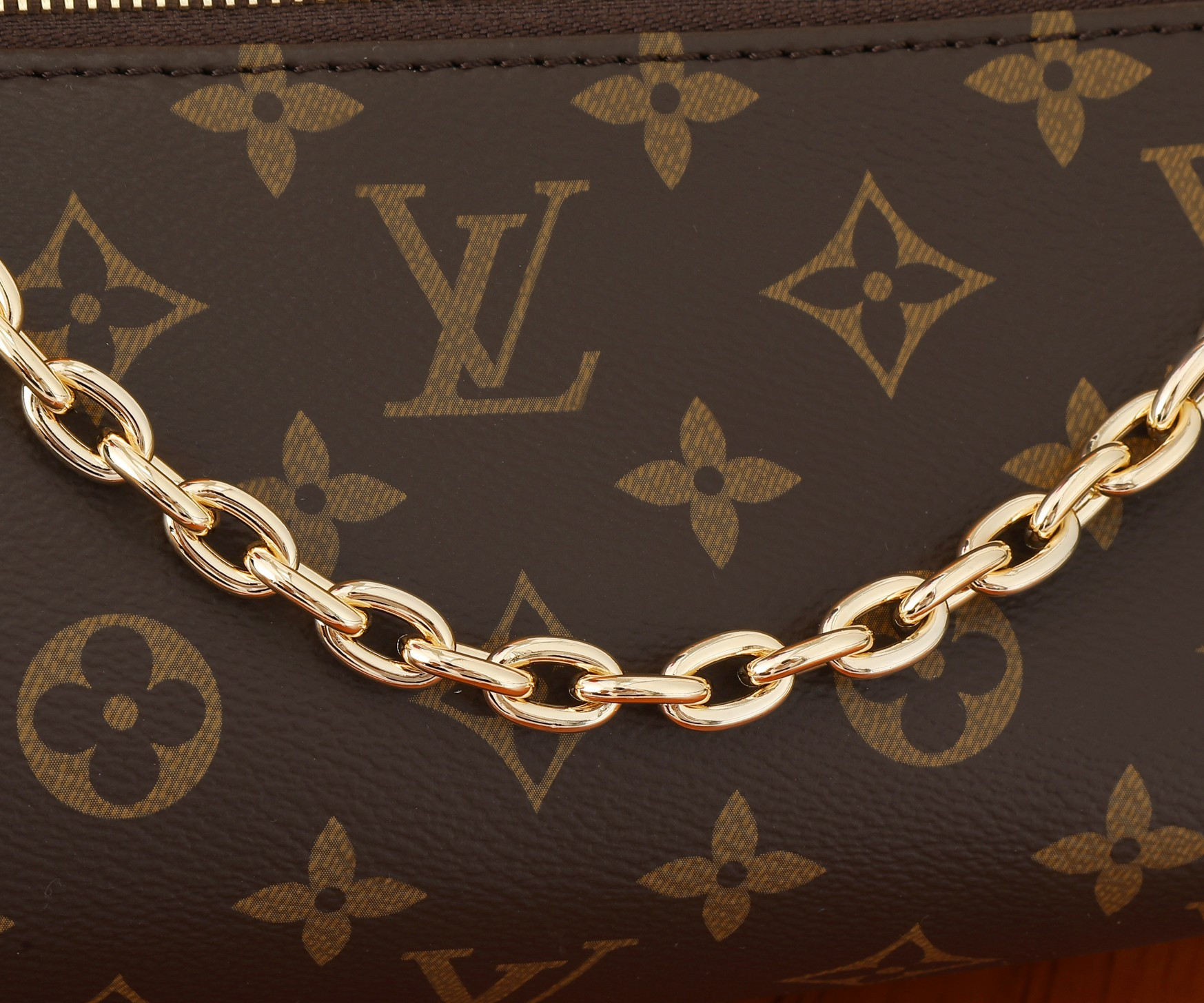 LV Bloom Pouch M11303 22.5x13x13CM