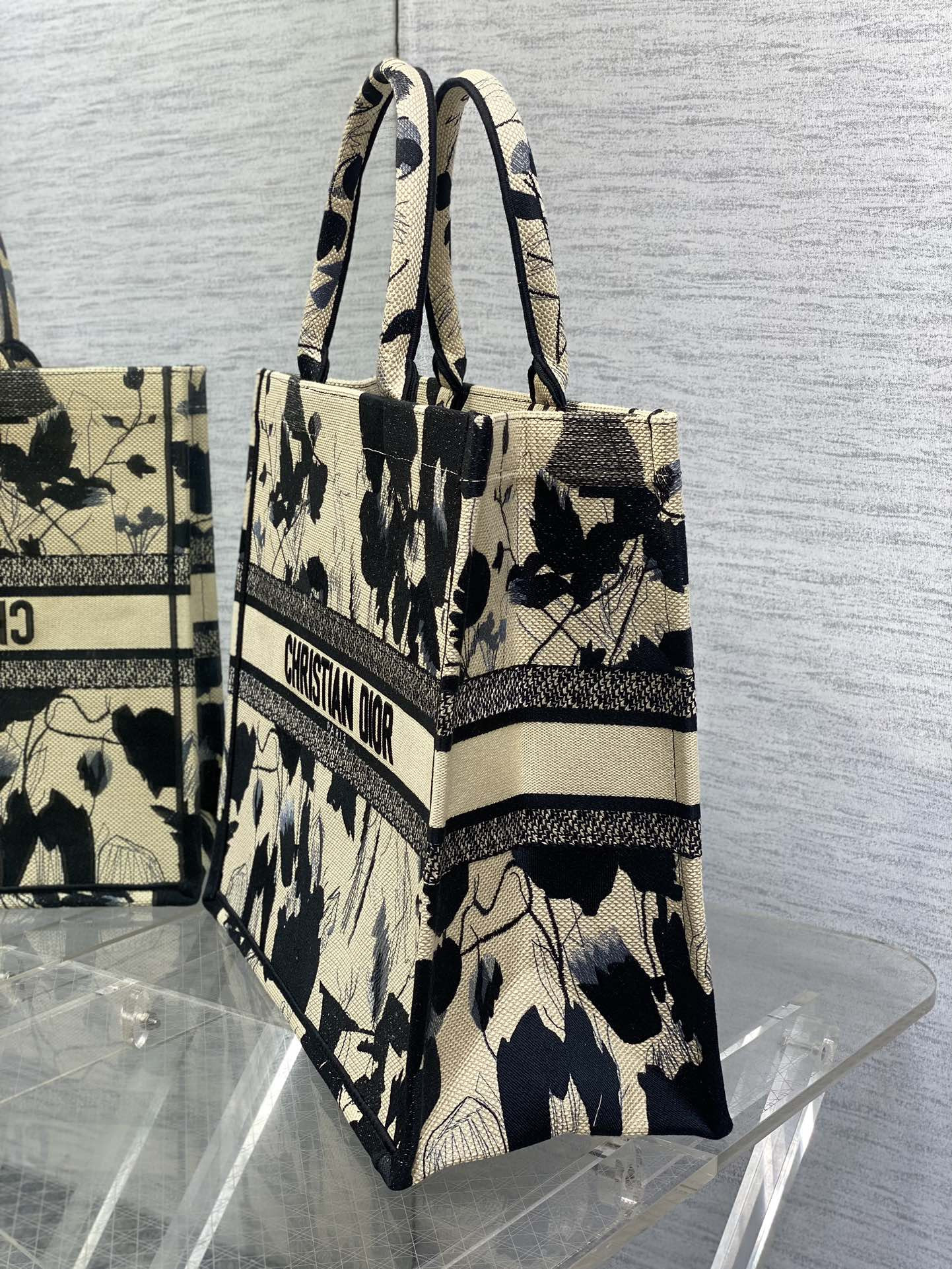 D*or tote 42 x 18 x 35cm