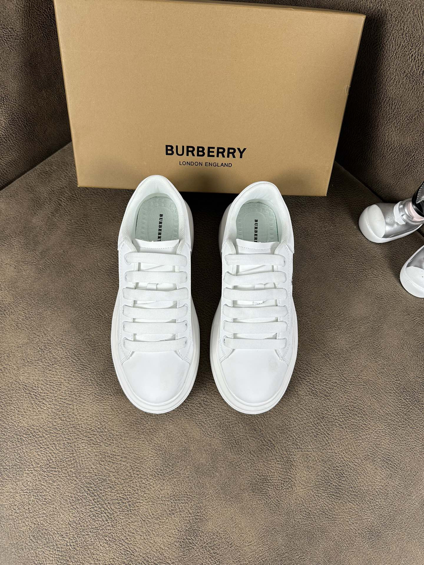 ua B**rry sneakers