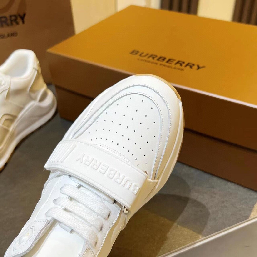 ua B**rry sneakers