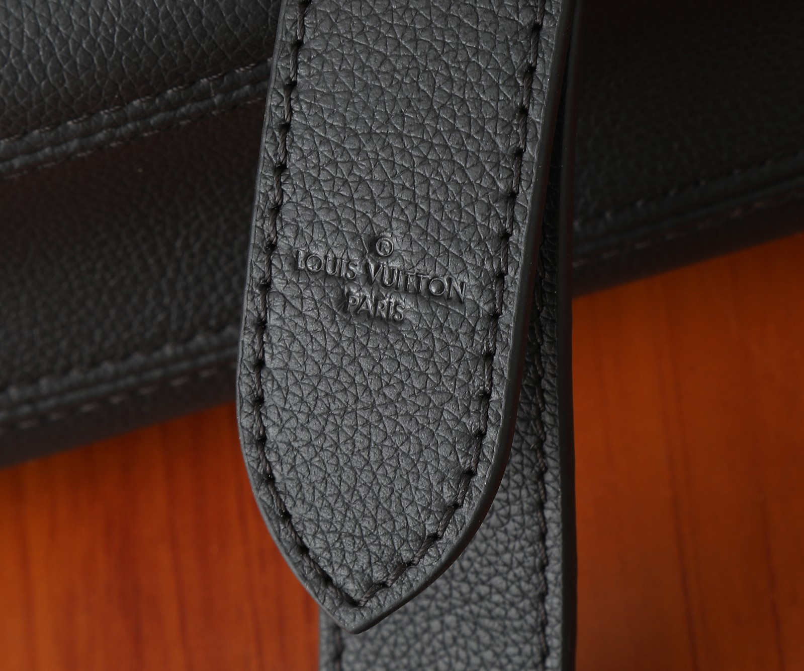 LV Soft Twist M24639 10.6 x 7.5 x 3.5 inches