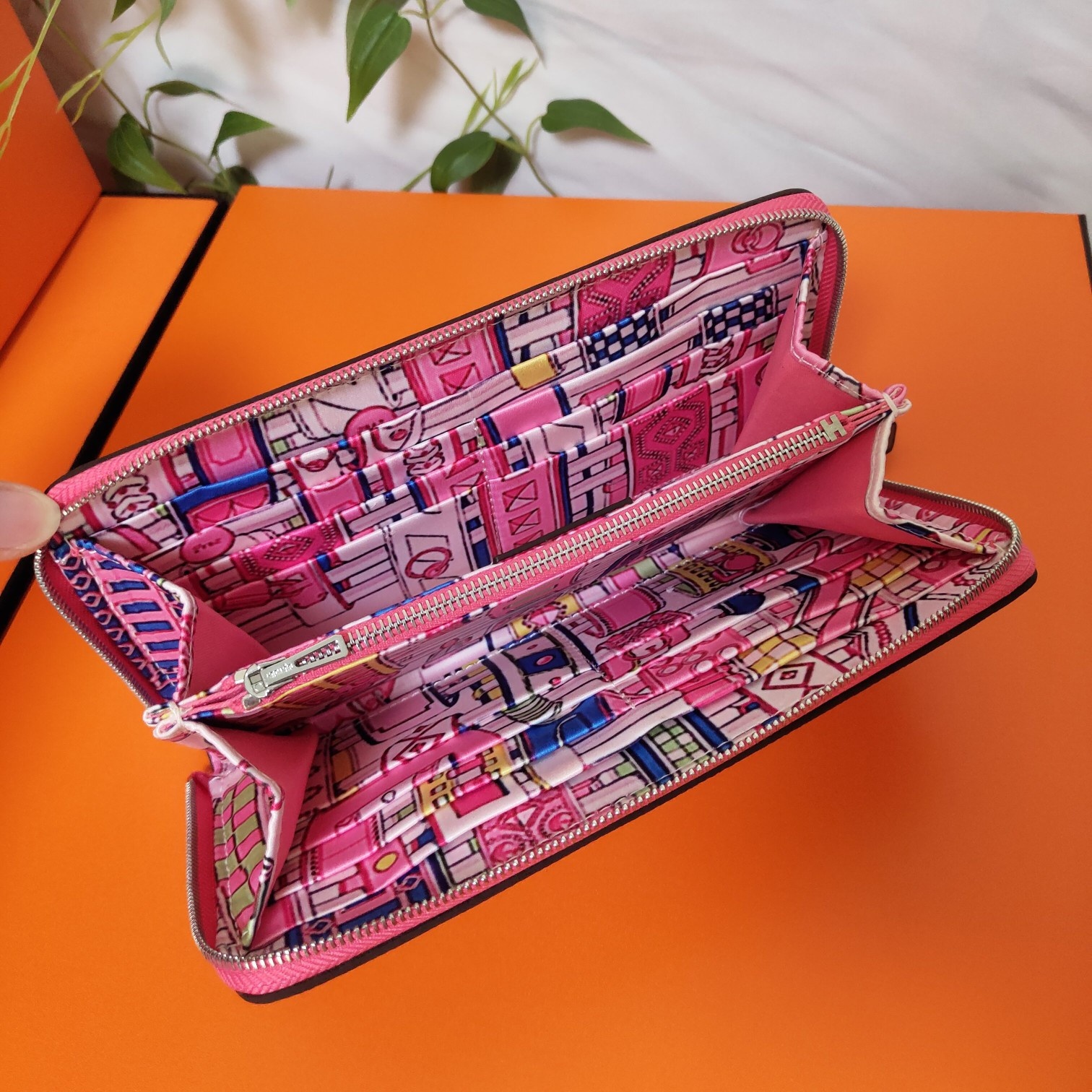 H**me5 long wallet 20x11cm
