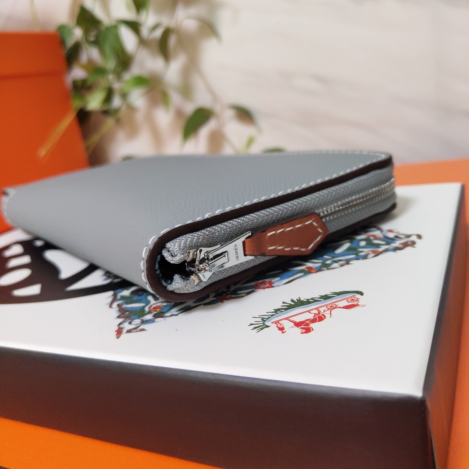 H**me5 long wallet 20x11cm