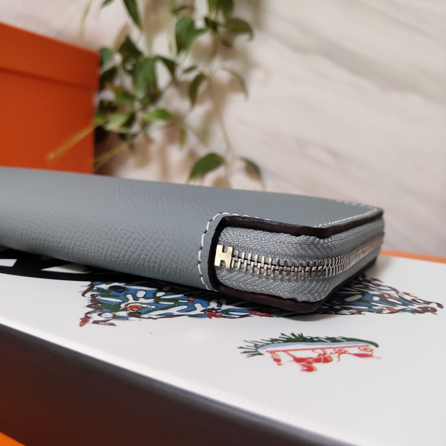 H**me5 long wallet 20x11cm