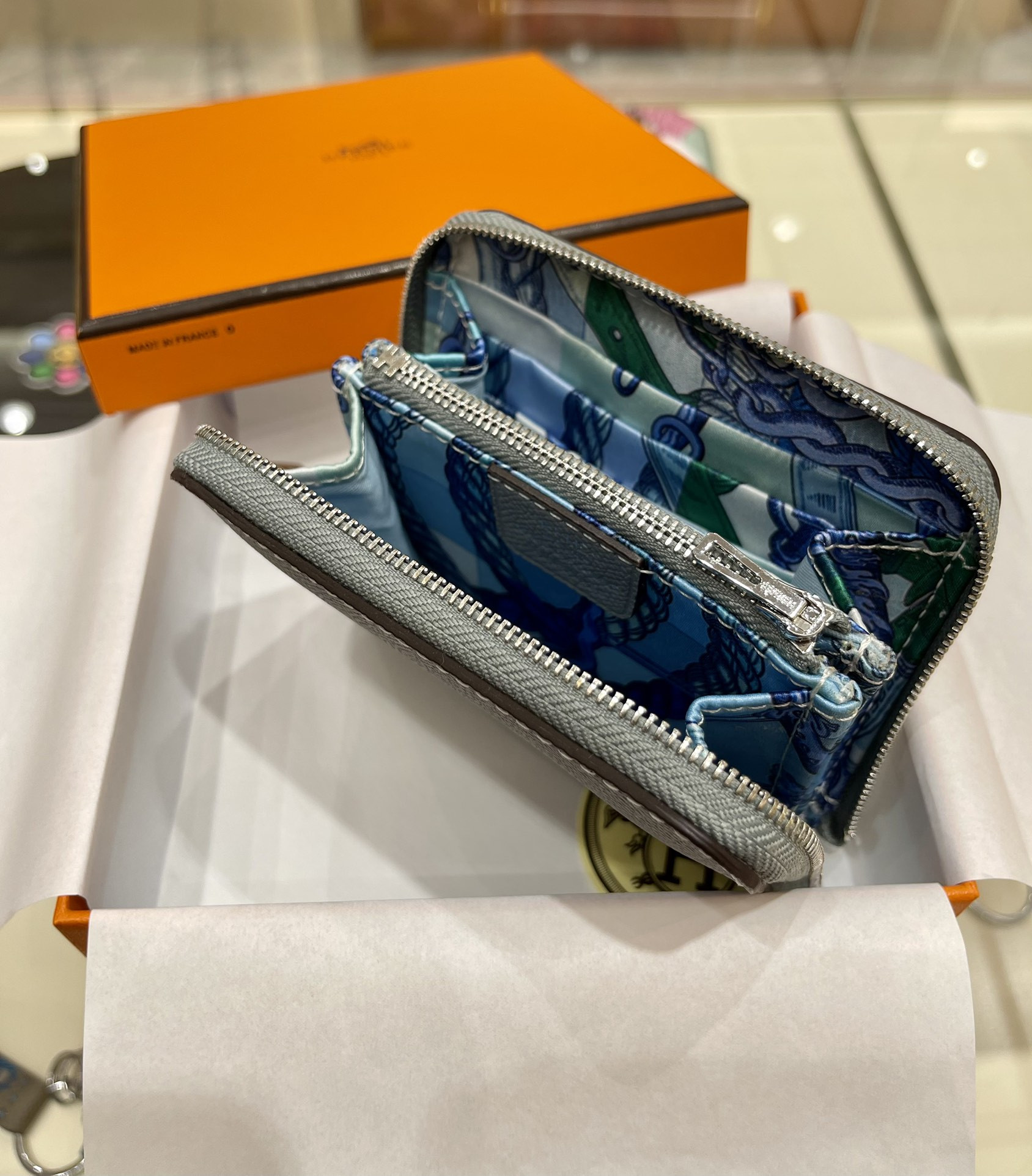 H**me5 wallet 11.5x2x9.5cm