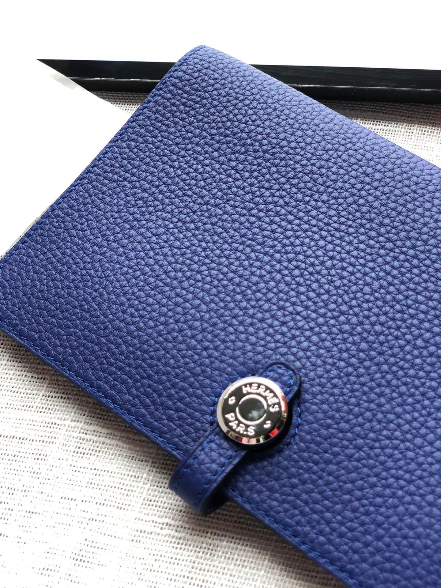 H**me5 dogon duo wallet 20.1cm