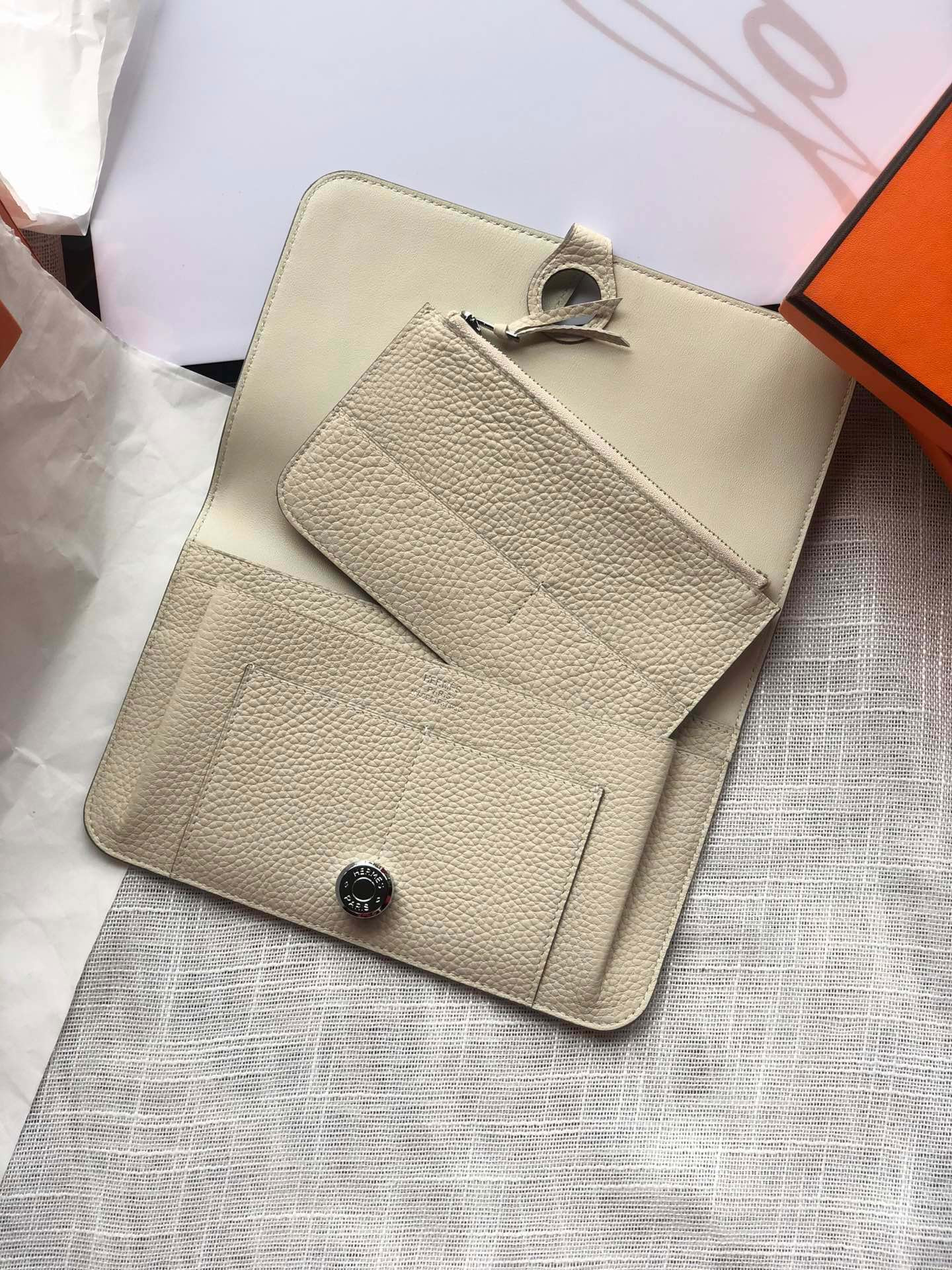 H**me5 dogon duo wallet 20.1cm