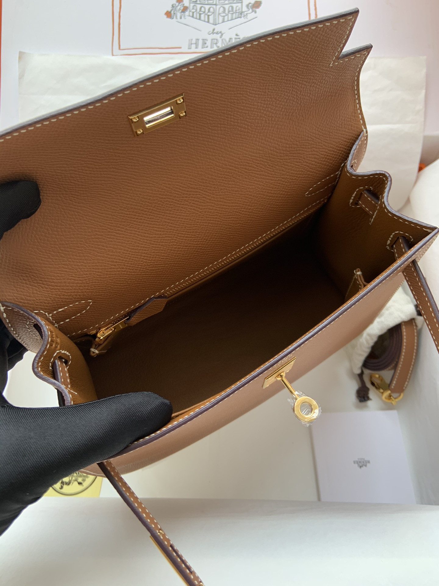 H**mes Kelly 25 Gold-tone Hardware