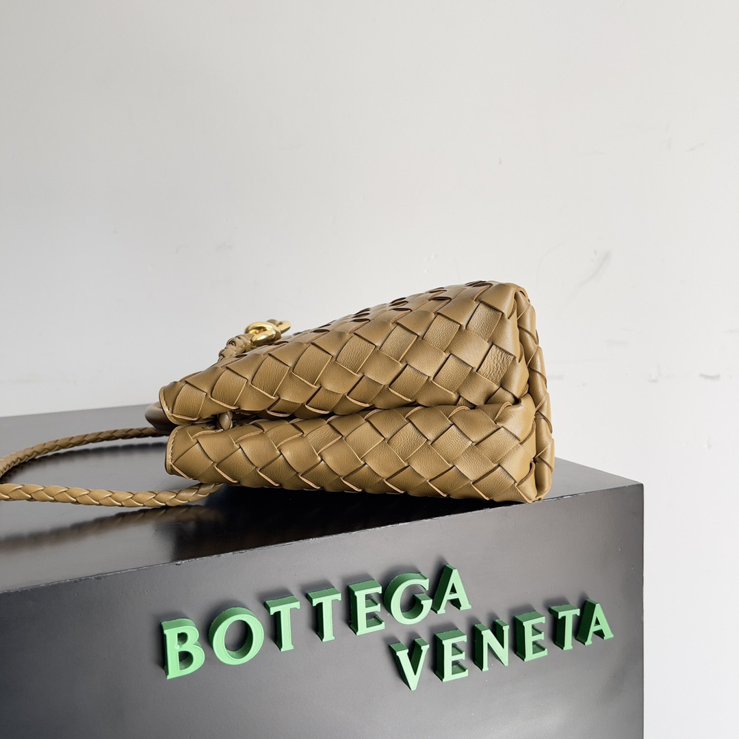 bo*te*ga Ve*ne*ta small andiamo 25x22x10.5cm